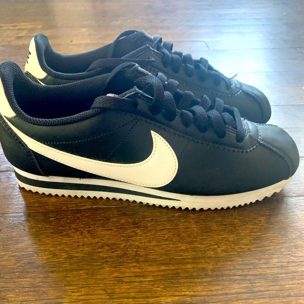 Women’s Size 6 Nike Classic Cortez Black